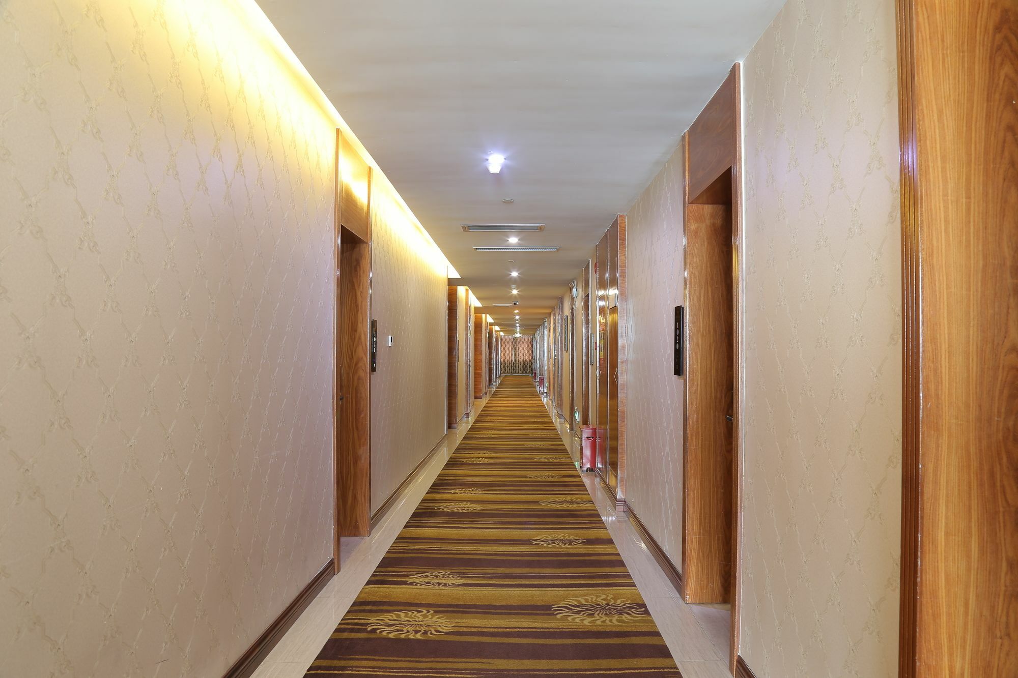 Oubon International Hotel Гуанджоу Екстериор снимка