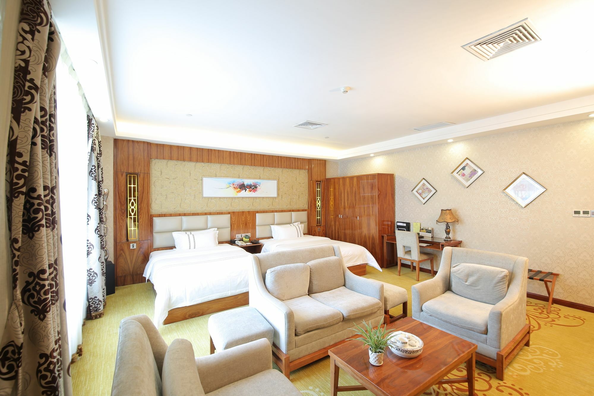Oubon International Hotel Гуанджоу Екстериор снимка